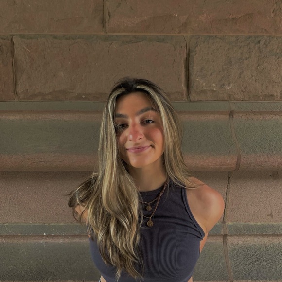 Meet your Posher, Daniela - Picture 1 of 1